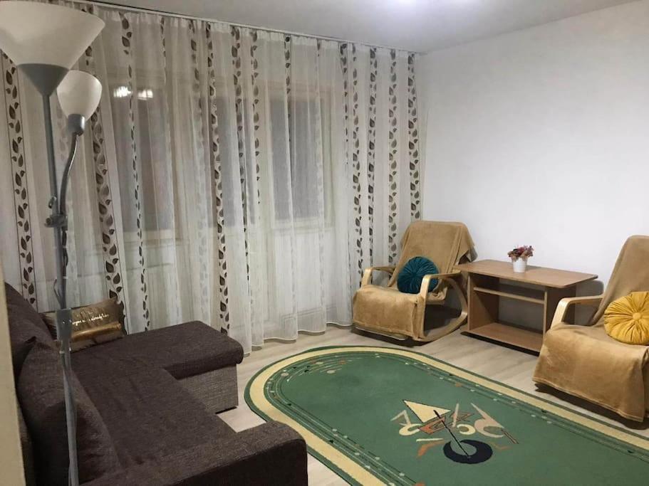 פיטסטי Apartament Confortabil מראה חיצוני תמונה