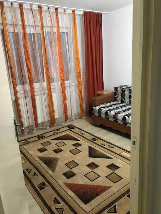 פיטסטי Apartament Confortabil מראה חיצוני תמונה